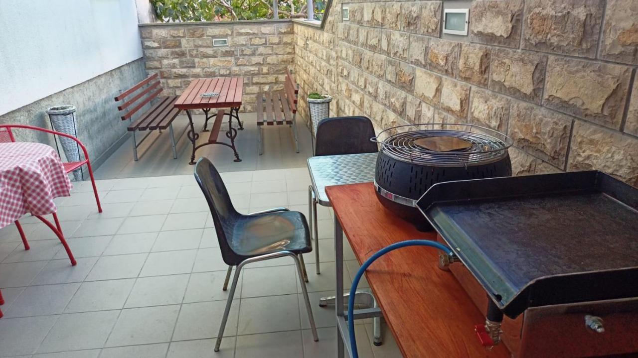 Apartments Mali Mate Tribalj Exterior foto